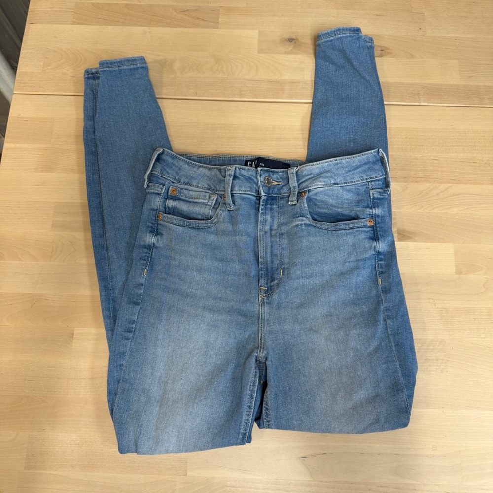 GAP Sky High‎ Universal Legging Jeans Women's Size 2/26L Light Wash Distressed